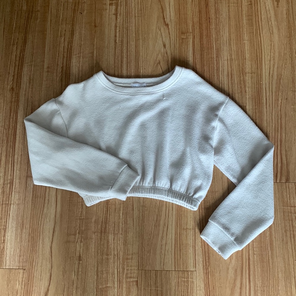 Medium cropped cream sweater